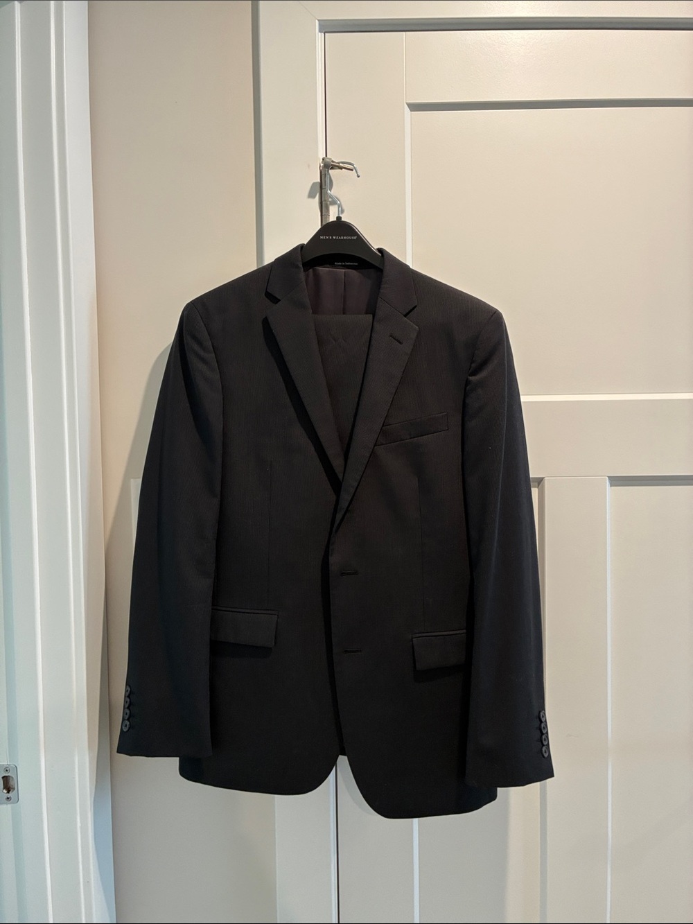 Egara Men's Black Single-Breasted Suit Jacket